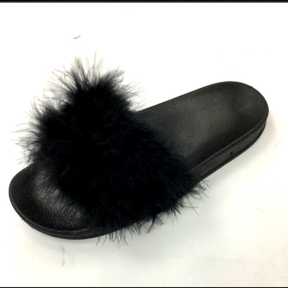 Trendy Feathery Slippers / Sandals